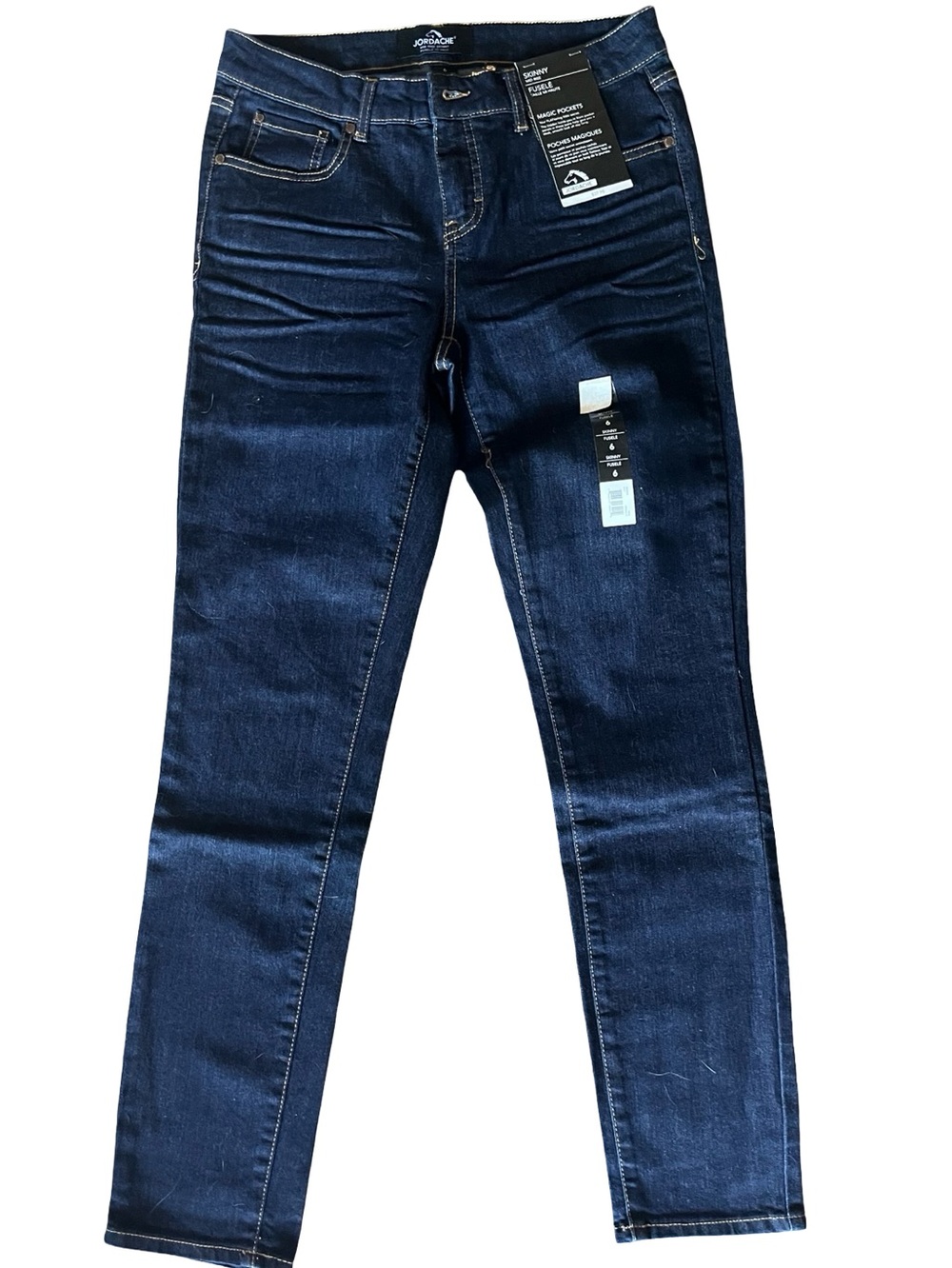 Jordache NWT size 6 skinny jeans. Staple iconic dark blue